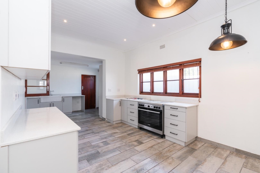 To Let 4 Bedroom Property for Rent in Mowbray Western Cape